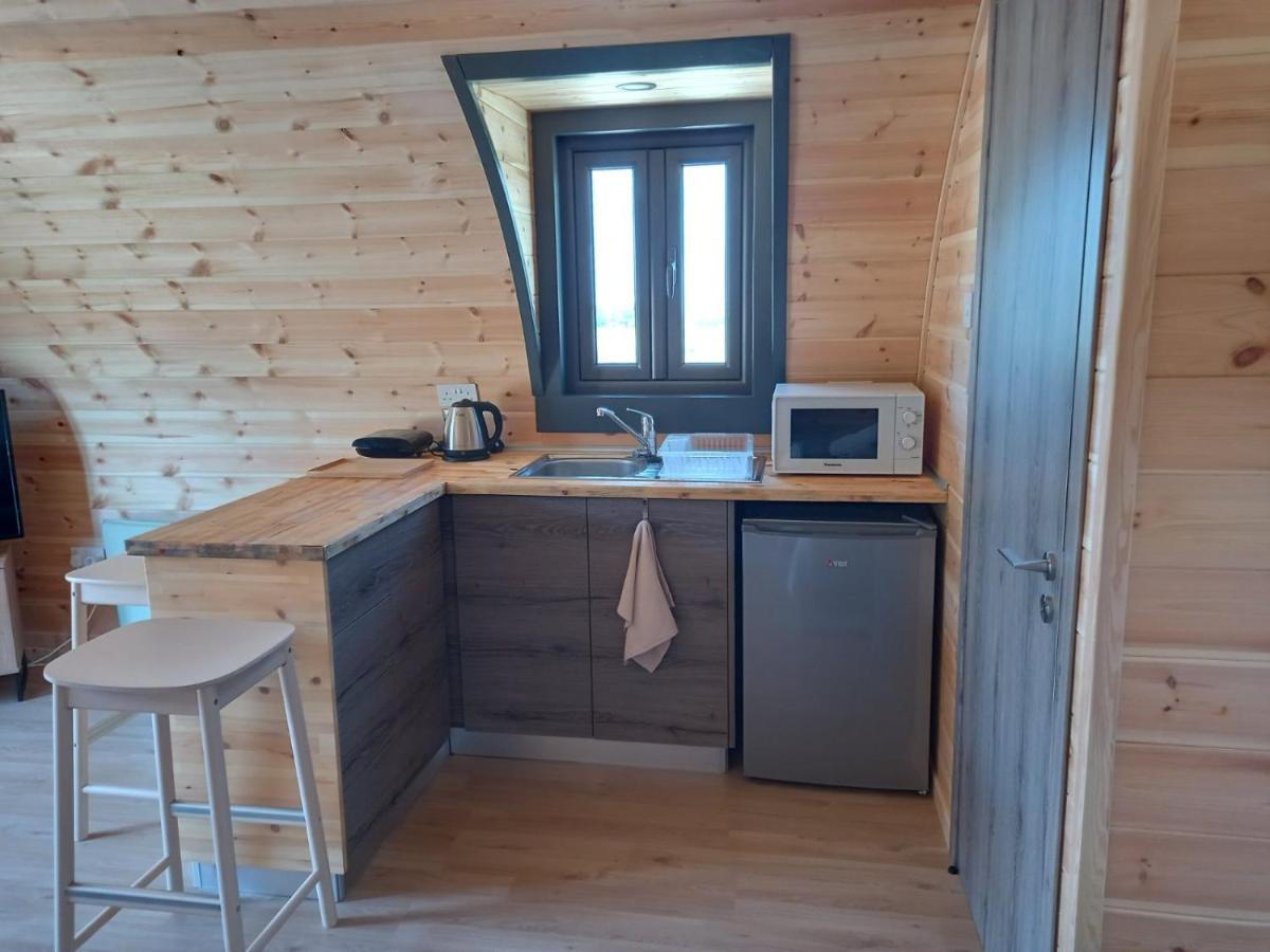 Glamping Pod Hotel Prodromi Bagian luar foto