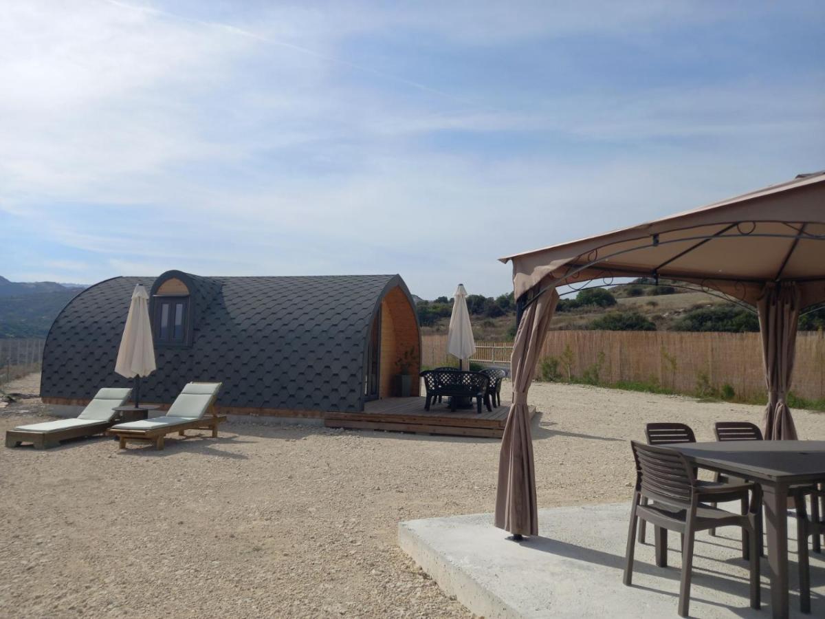 Glamping Pod Hotel Prodromi Bagian luar foto