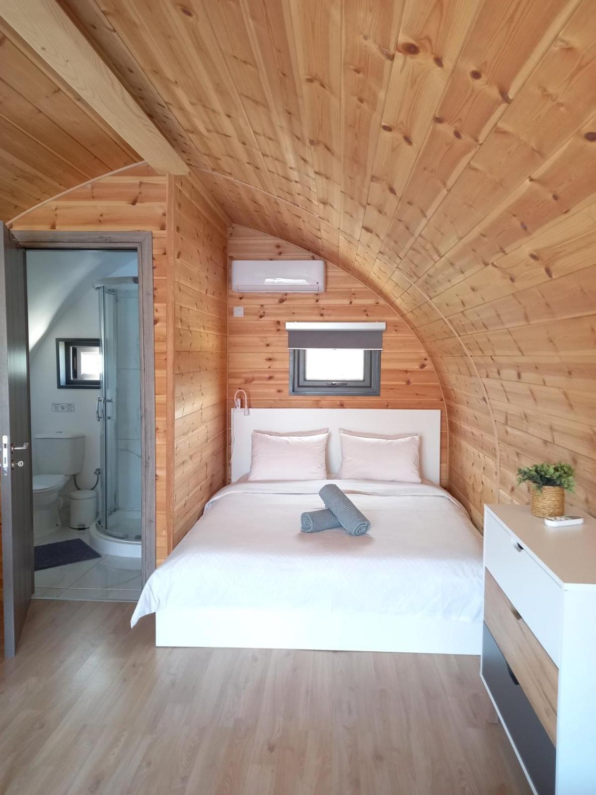 Glamping Pod Hotel Prodromi Bagian luar foto